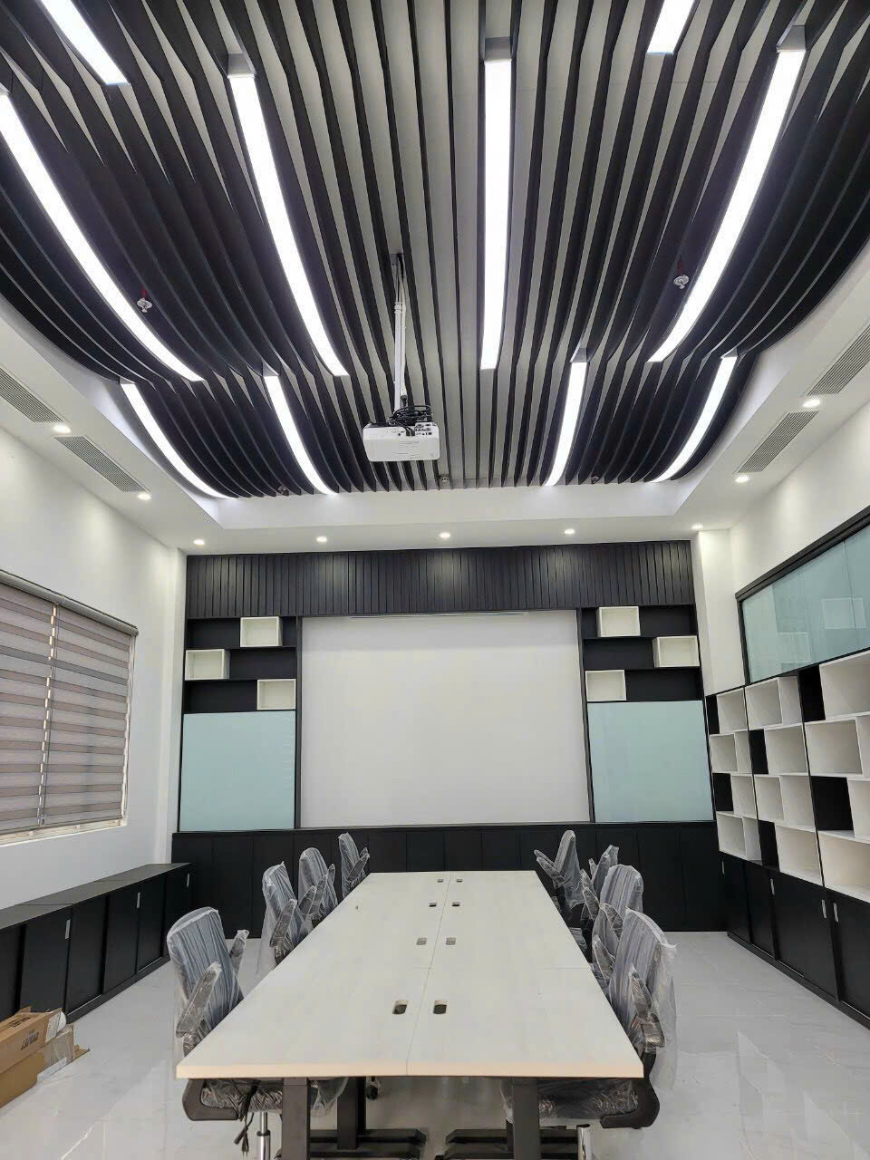 5 Tiêu Chuẩn Vàng Khi Setup Nội Thất Văn Phòng Giúp Nâng Tầm Hình Ảnh Doanh Nghiệp 3 Dịch vụ setup nội thất văn phòng trọn gói tại Cần Thơ bởi Thi Nhân