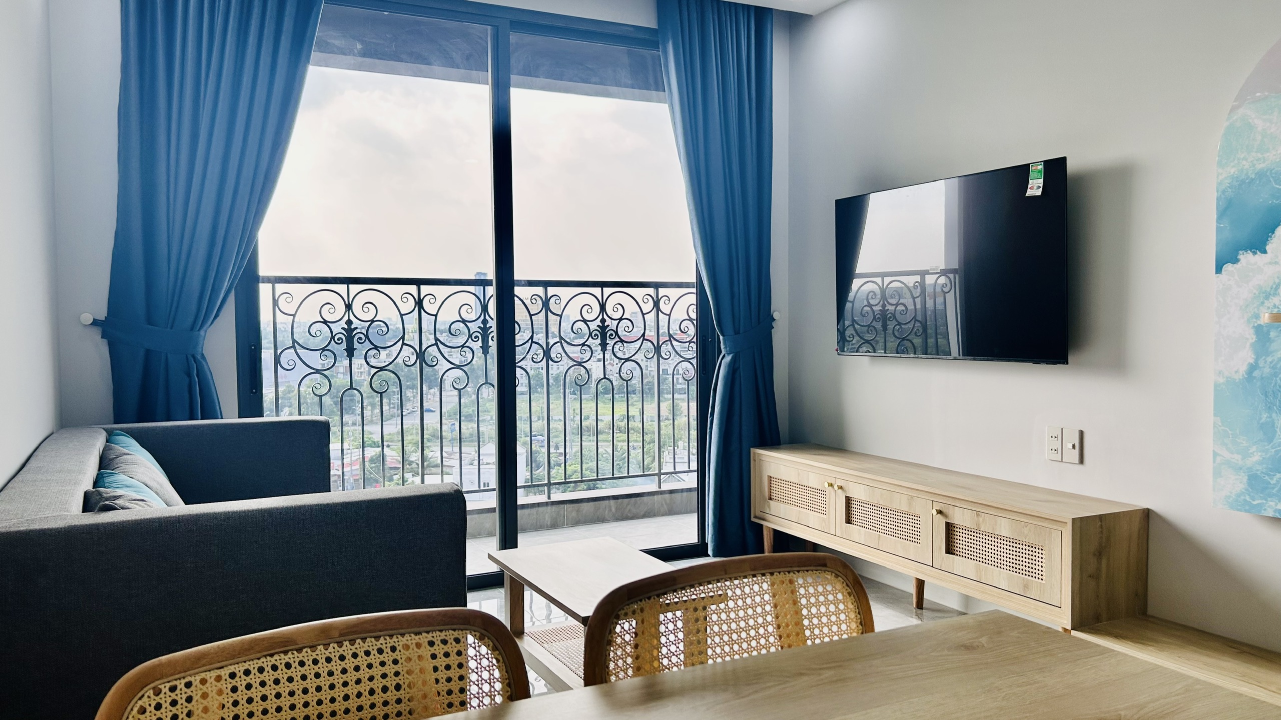 Thi Công Nội Thất Cần Thơ Trọn Gói: Tối Ưu Không Gian Căn Hộ Thực Tế Tại Chung Cư Cara 67 Góc nhìn phòng khách