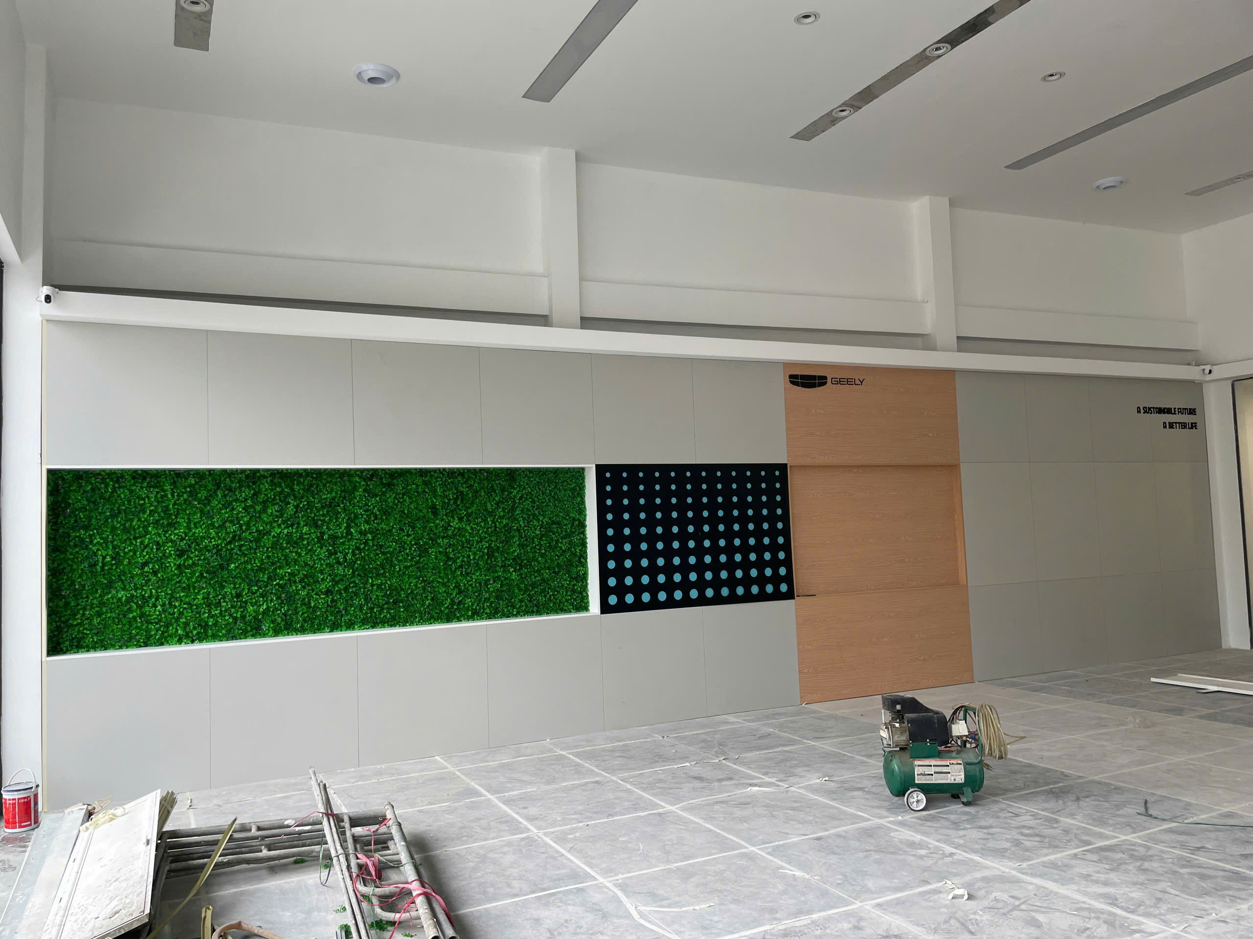 Thi Công Nội Thất Cần Thơ Trọn Gói: Dự Án Showroom Ô Tô Geely Từ Bản Vẽ 3D Đến Thực Tế 99 Thi công Showroom Geely thực tế 6