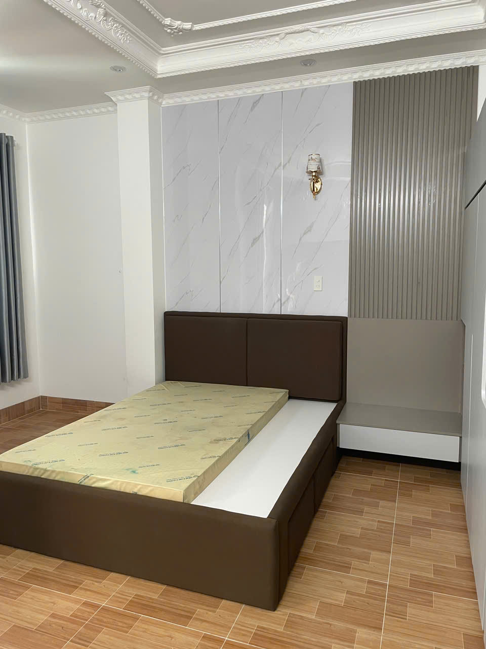 Thi Công Nội Thất Cần Thơ Trọn Gói: Hành Trình Biến Bản Vẽ 3D Phòng Ngủ Thành Thực Tế 41 Vách ốp đầu giường thực tế