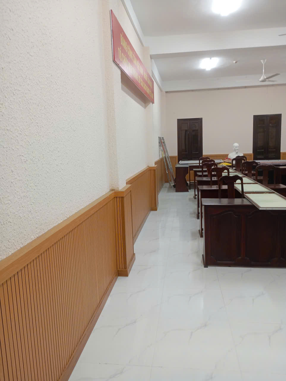Xây Dựng Trọn Gói Cần Thơ: Hoàn Thiện Nội Thất Công Trình Tòa Án Uy Nghiêm Và Trang Trọng 29 Chất liệu nội thất cao cấp